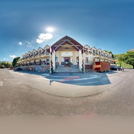 Hotel Hradna Brana Bratislava Eksteriør billede